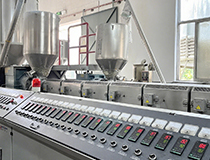 Processo de produção de painéis ocos